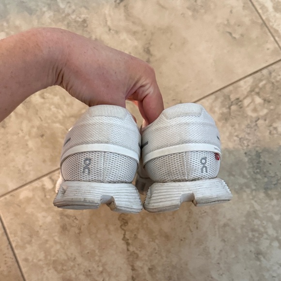 OnCloud Sneakers - Picture 6 of 6